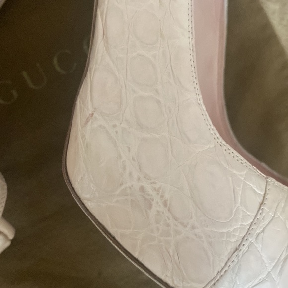 Gucci pink peep toe bamboo platform pumps - size 41. - Picture 8 of 9